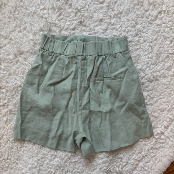 Zara Business Casual Shorts - Picture 2 of 3